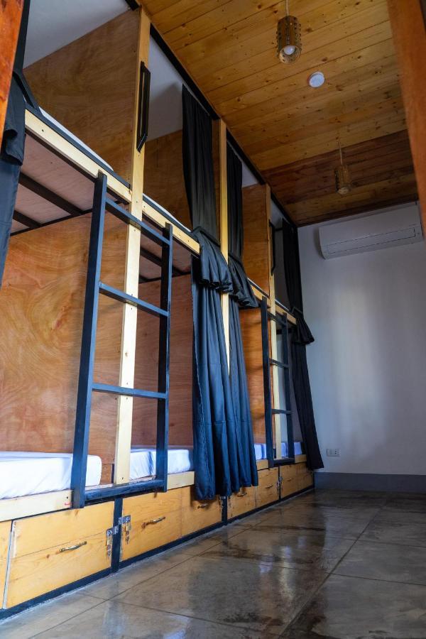 Momo Hostel Моалбоал Экстерьер фото