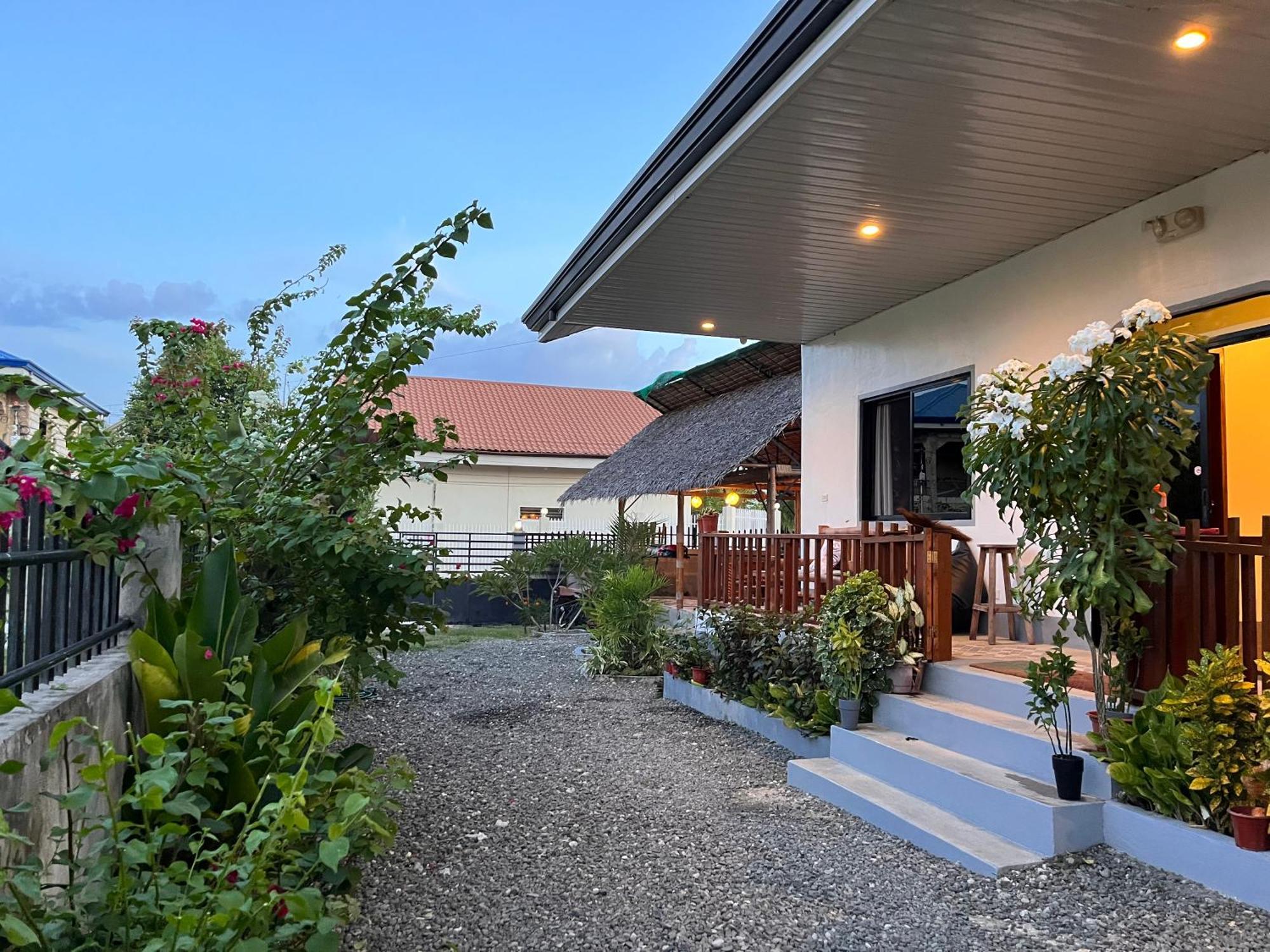 Momo Hostel Моалбоал Экстерьер фото